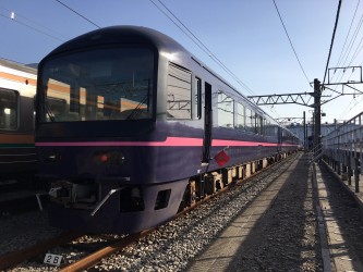 お座敷列車「華」（画像提供：JR東日本）